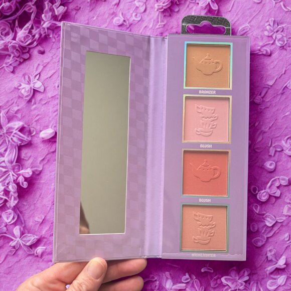 Disney Alice in Wonderland Complexion Palette, Highlighter, Blush & Bronzer, NIB - Picture 1 of 5